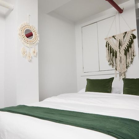 Comfy Guest House In Hell'S Kitchen 뉴욕 외부 사진